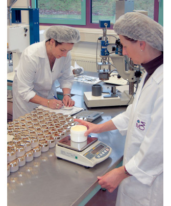 Balance de laboratoire KERN EW 6200-2NM